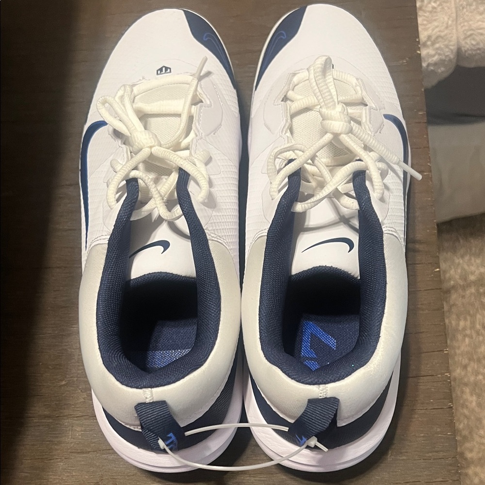 Nike Men's White and Navy Baseball Cleats